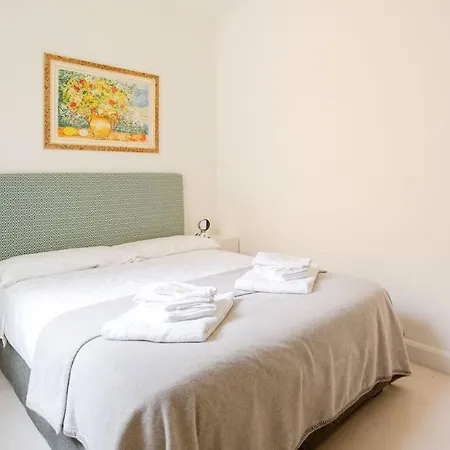 In The Heart Of Ghirlandina Apartment *