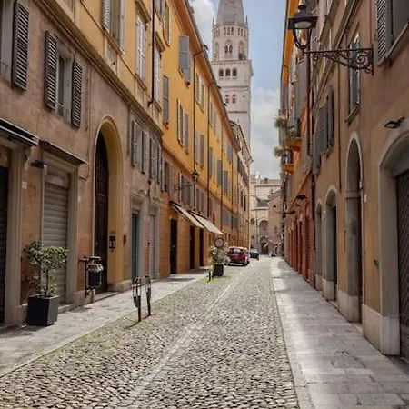 Apartment In The Heart Of Ghirlandina Modena